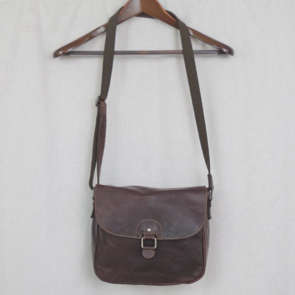Jack Georges Voyager Crossbody Messenger Style Bag